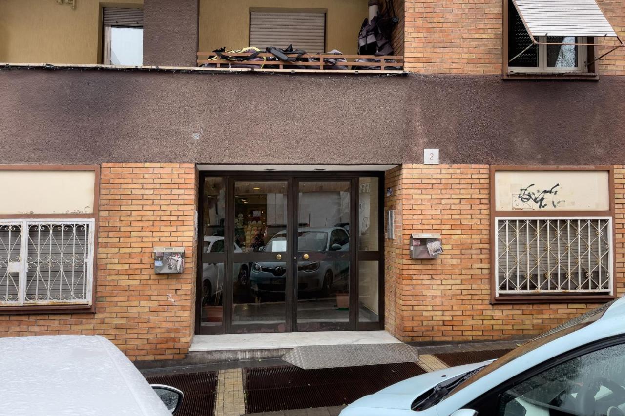 Altido Classic Style Flat With Balcony Rom