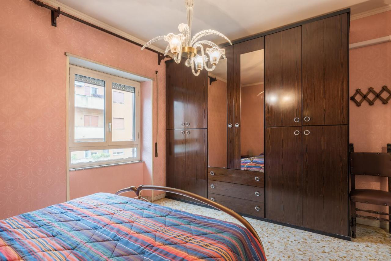Altido Classic Style Flat With Balcony Apartment Rom