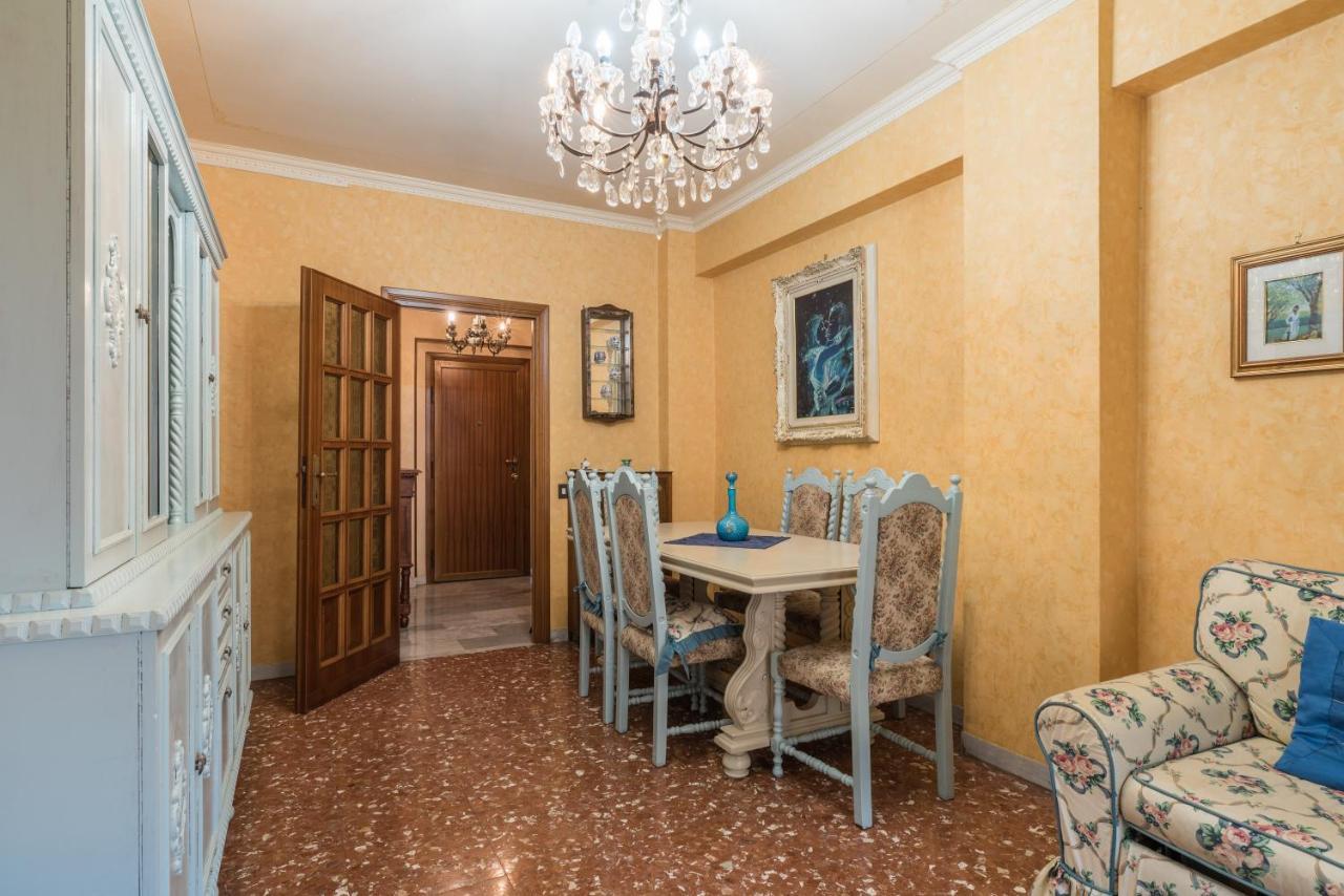 Altido Classic Style Flat With Balcony * Rom